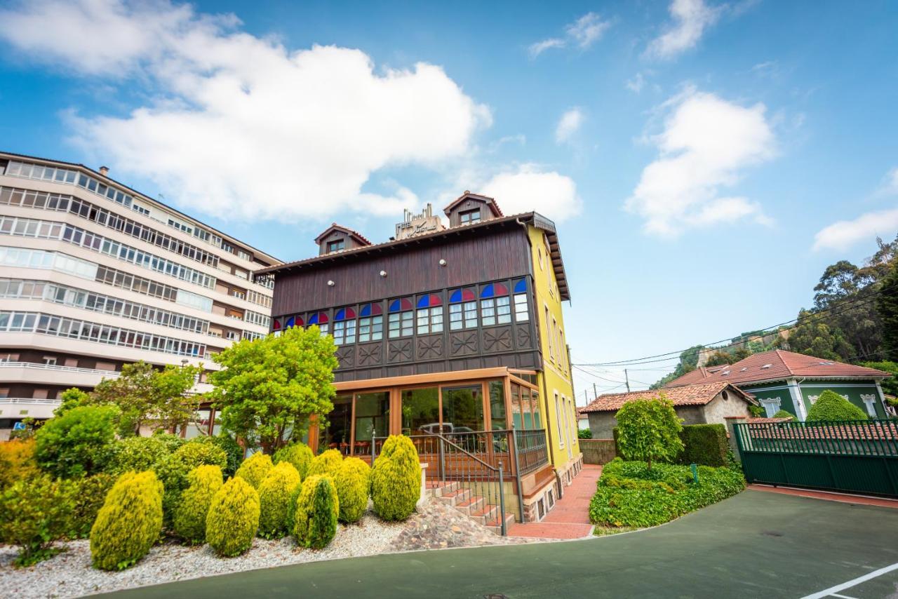 Hotel Castillo De Gauzon Salinas  Exterior photo