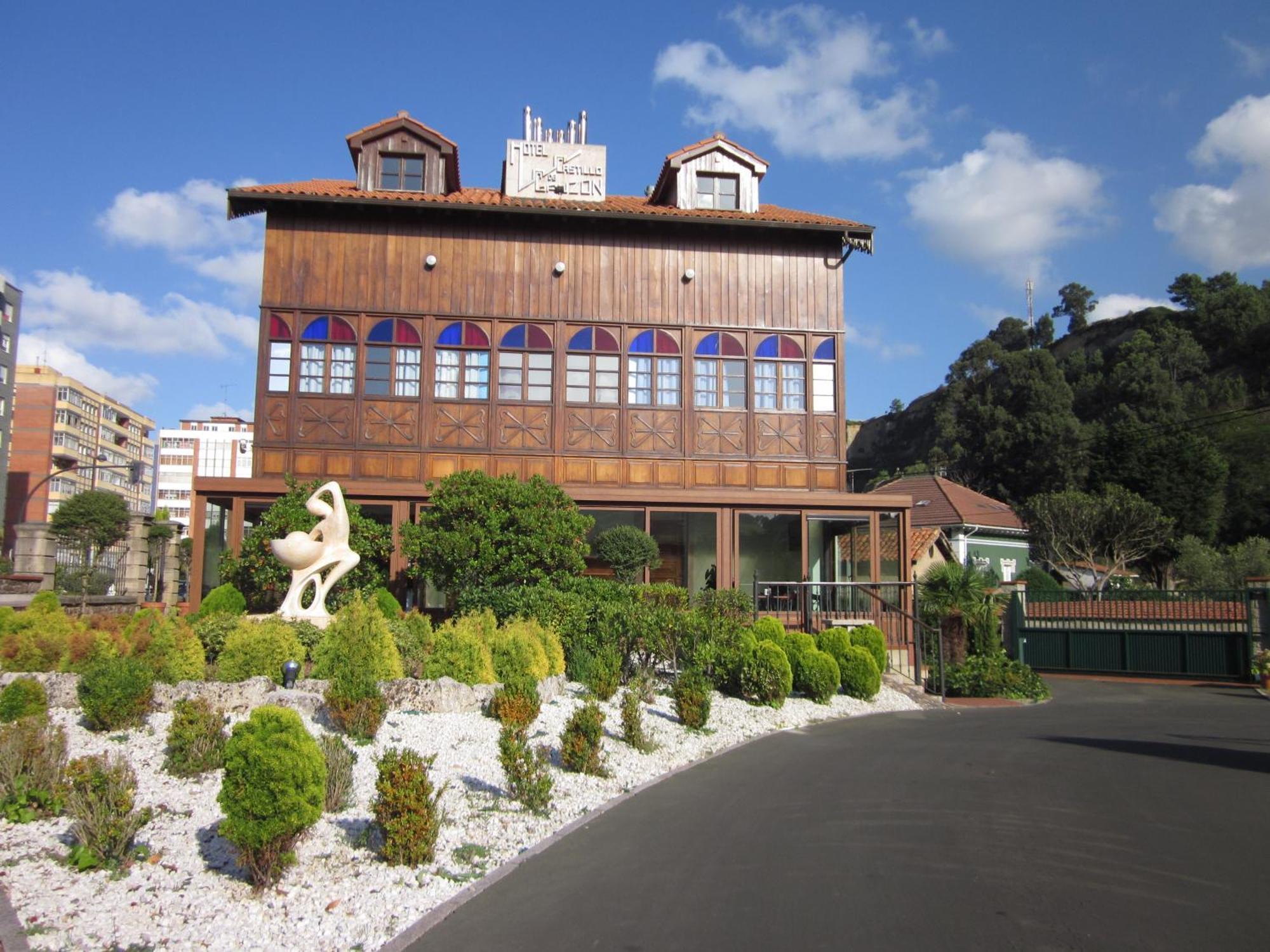 Hotel Castillo De Gauzon Salinas  Exterior photo